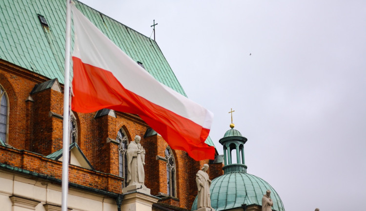 KOMENTÁŘ: Polsko budovalo největší armádu Evropy. Co se změní po volbách?