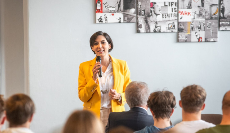 Pekarová Adamová: Mrzí mě, čeho se Feri dopustil. Výroky soudu bych nikdy nezpochybňovala.