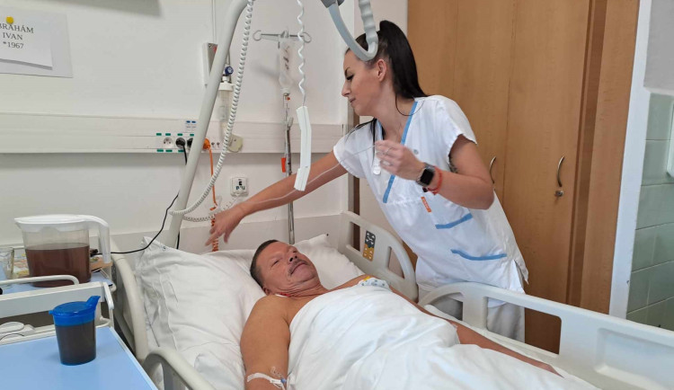 Pacientů s chronickým onemocněním srdce přibývá. Liberečtí kardiologové jich ročně vrátí do života až pět tisíc