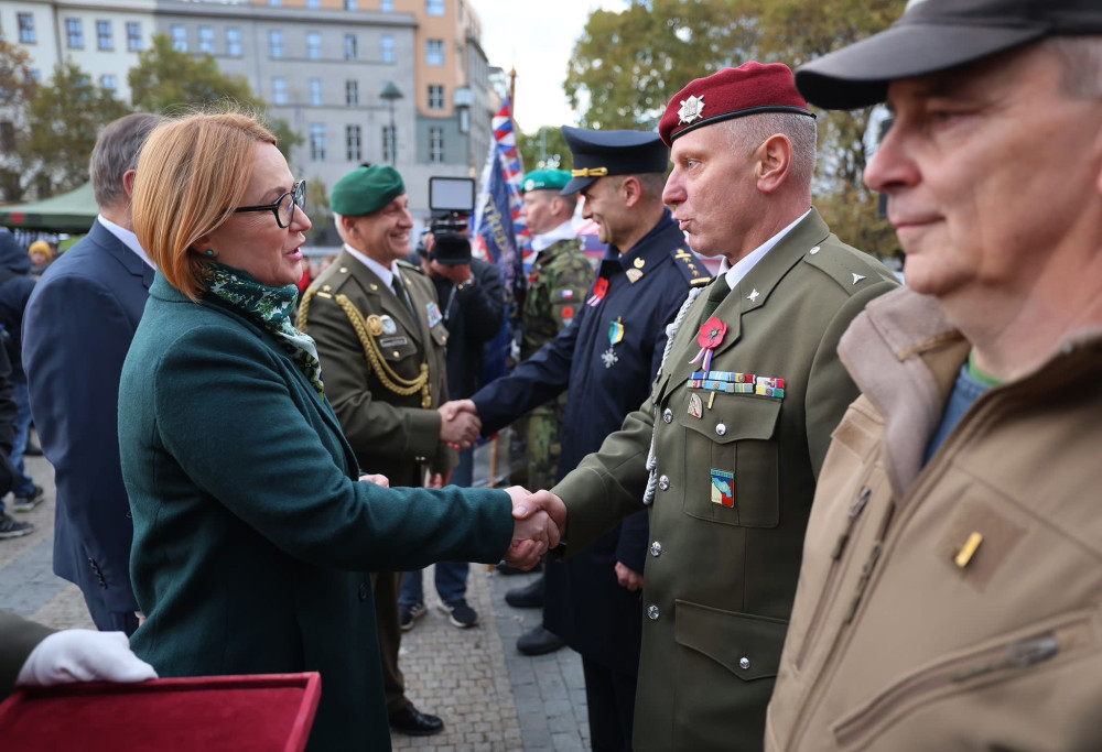Veteránům nestačí vyjadřovat vděčnost, musíme jim pomáhat, řekla Černochová