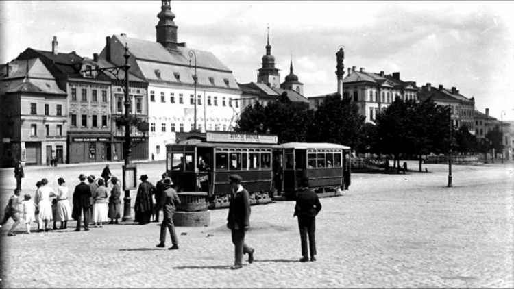 Tramvajový vůz v horní části Masarykova náměstí