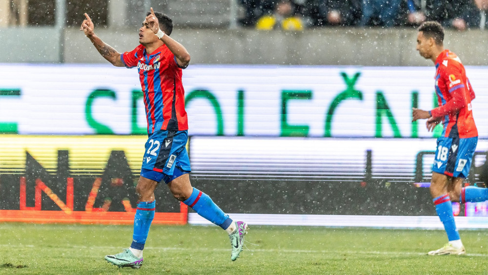 Fotbalisté Plzně remizovali v Hradci Králové 1:1, bod hostům zachránil Cadu