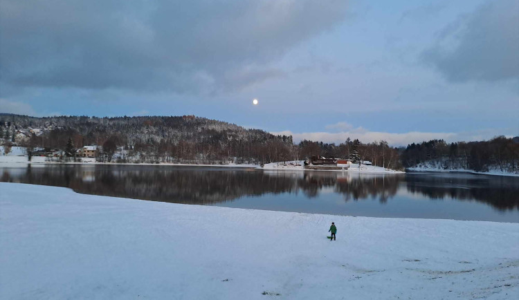 Opozice kritizuje nákup pozemků na Tajvanu. Zvažuje trestní oznámení