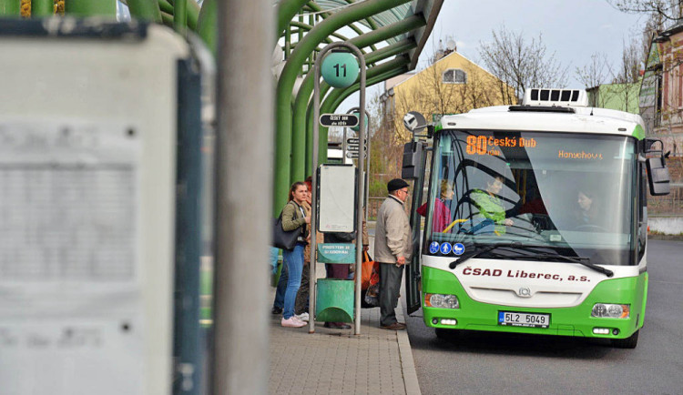 Od neděle se mění jízdní řády. Na řadu míst začne jezdit víc vlaků i autobusů