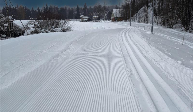 Vzhůru na lyže! V okolí Jihlavy je mnoho tratí pro běžkaře, v pátek se otevřely i další sjezdovky