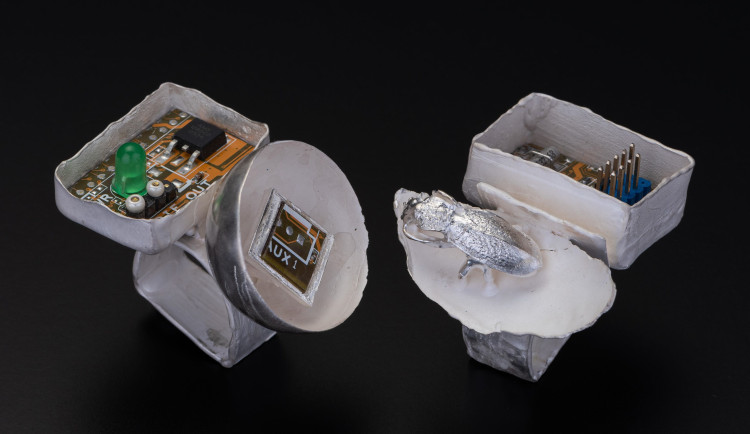 Šperkaři spojili síly s AI. Osobitou tvorbu představují v muzeu