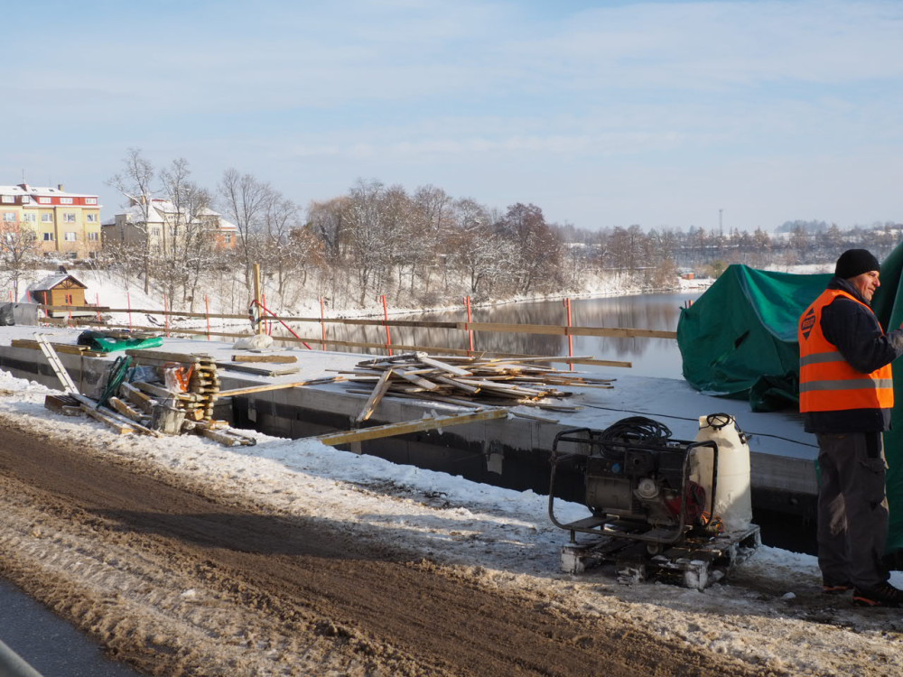 Sníh zkomplikoval otevření hráze Jordánu. Všichni usilují o splnění termínu, zní z Tábora