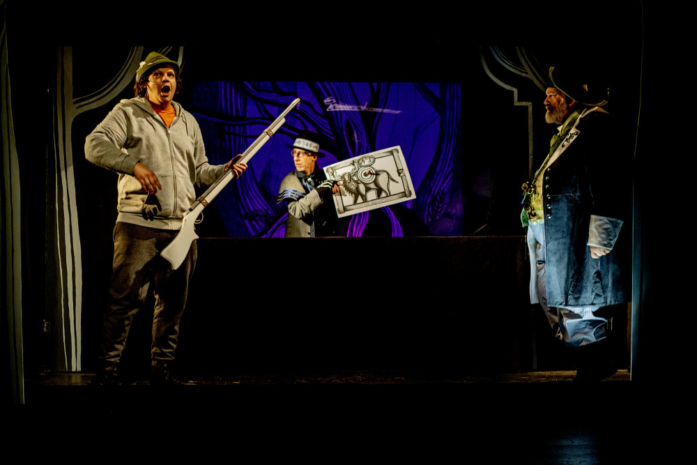 Alfa se poprvé a velmi osobitě pustila do opery, Weberovo Čarostřelce představí jako hráče stříleček