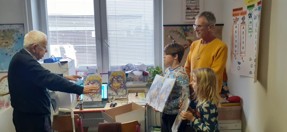 Žehnání letošních kalendářů.