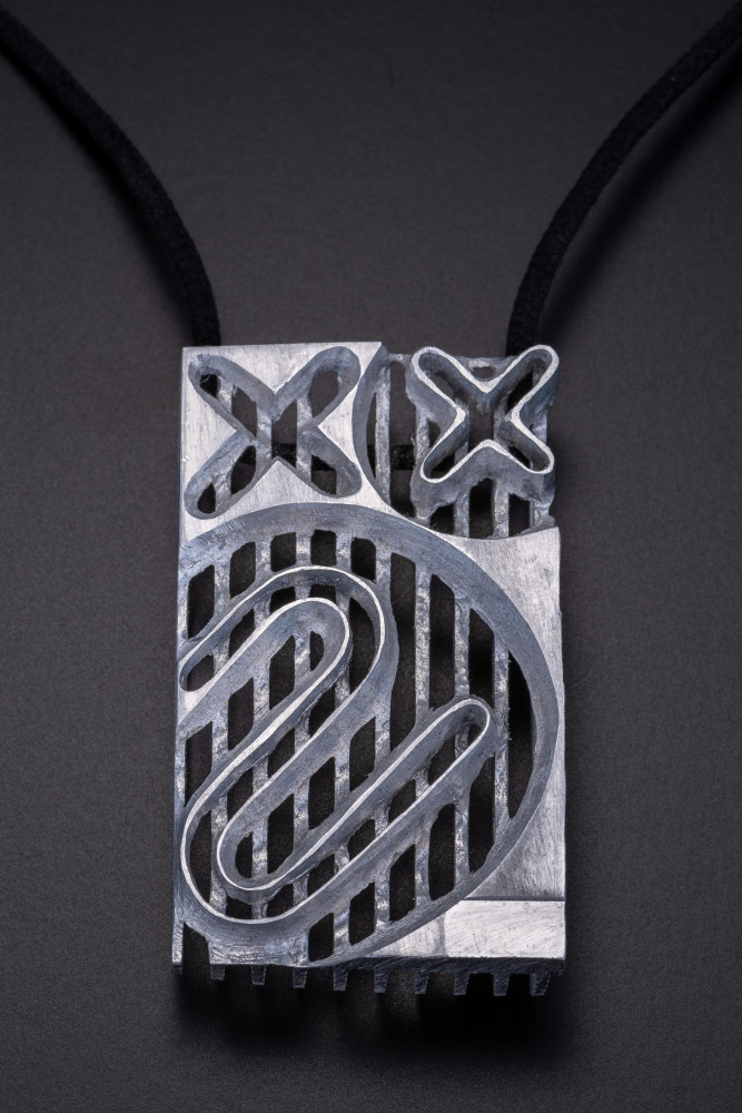 Šperkaři spojili síly s AI. Osobitou tvorbu představují v muzeu