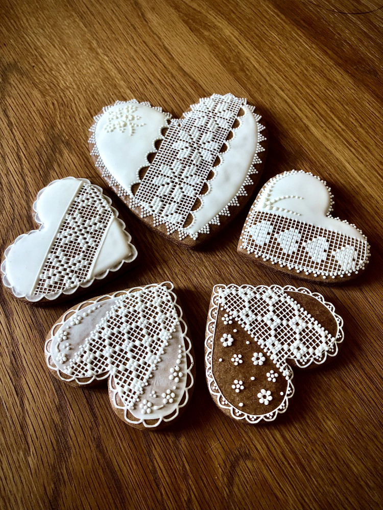 (NE)OBYČEJNÍ: Sestry z Brtnice ovládají zdobení perníčků. Držíme se tradic, malování nás učí trpělivosti, říkají Špejtkovy