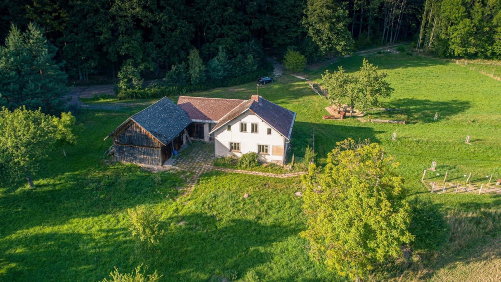 Dvůr Králové chce přebudovat starou hájenku na ekocentrum. V anketě souhlasila i veřejnost