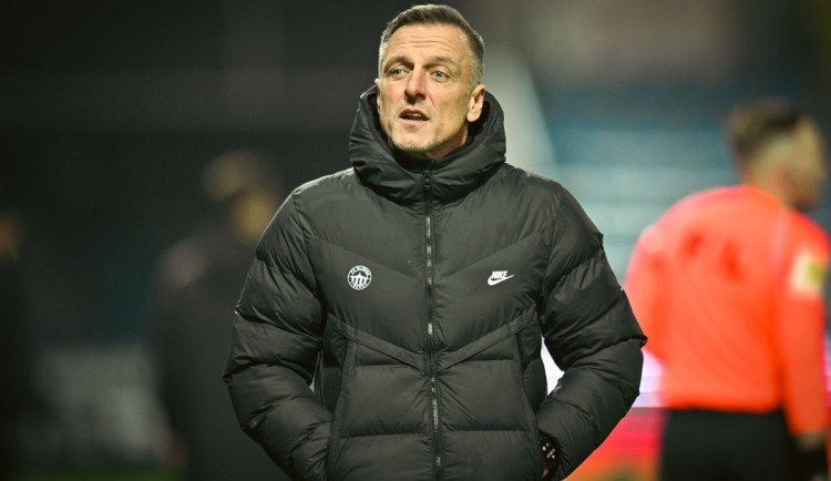 Rozhodčí měl mít trochu cit, mrzela Kozla červená pro Ghaliho. Tým jinak chválil