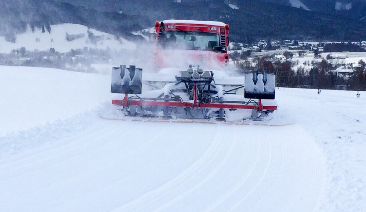 Kraj dá půl milionu lyžařům na úpravu sportovního areálu ve Vesci