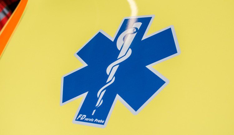 Řidič čtyřkolky utrpěl při havárii těžká zranění. Neměl přilbu, zato přes tři promile alkoholu