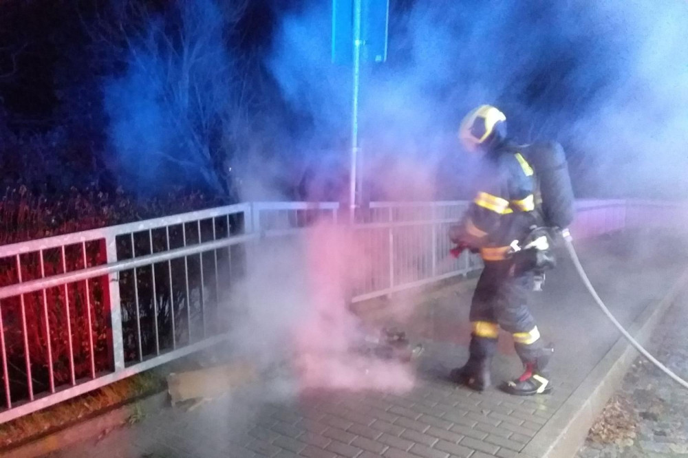 Lidé si volali záchranáře kvůli alkoholu i kvůli přejedení. Nejvíc problémů dělali opilci a pyrotechnika