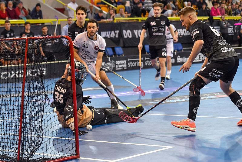 Florbalisté po letech porazili Spartu a drží se na místě zaručující přímý postup do play off