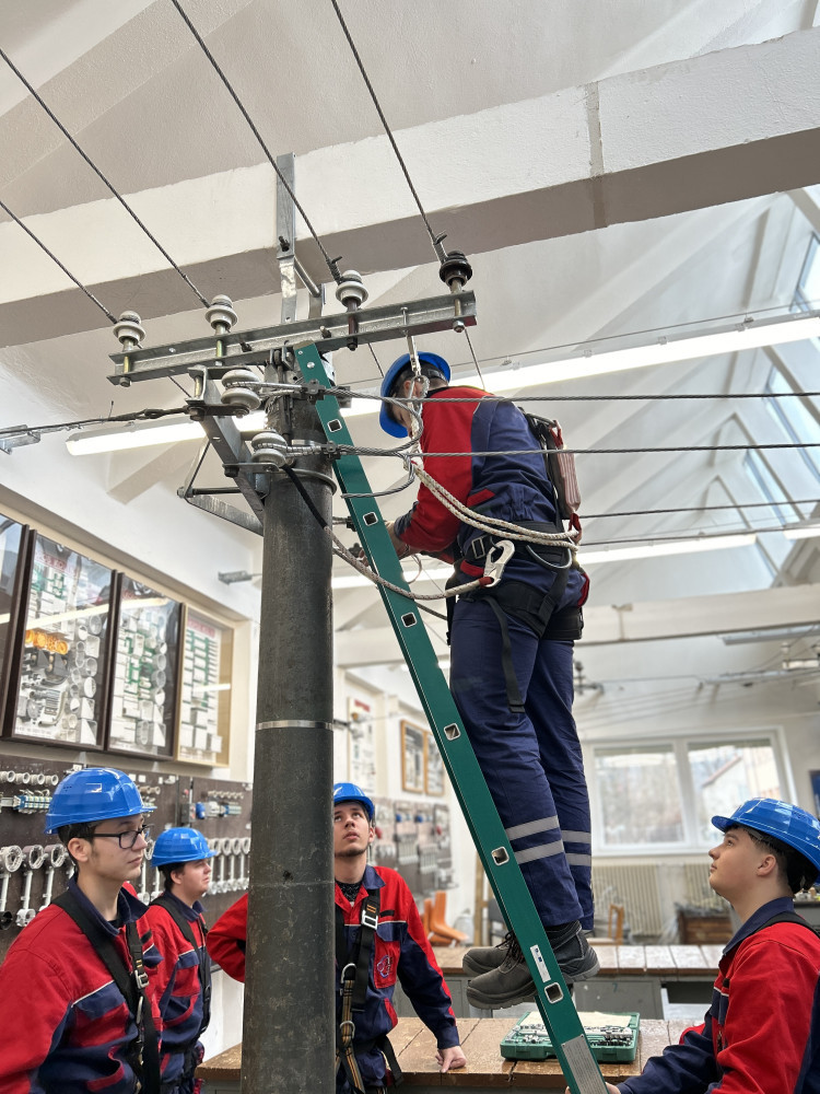 Na trhu mohou chybět elektrikáři, kteří se starají o distribuční síť. EG.D otevírá nové třídy