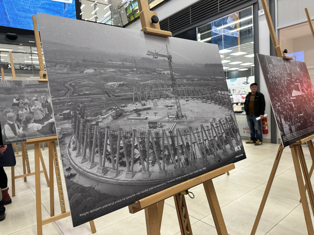 IGY hostí výstavu Jaroslava Sýbka. Fotil i anglického krále