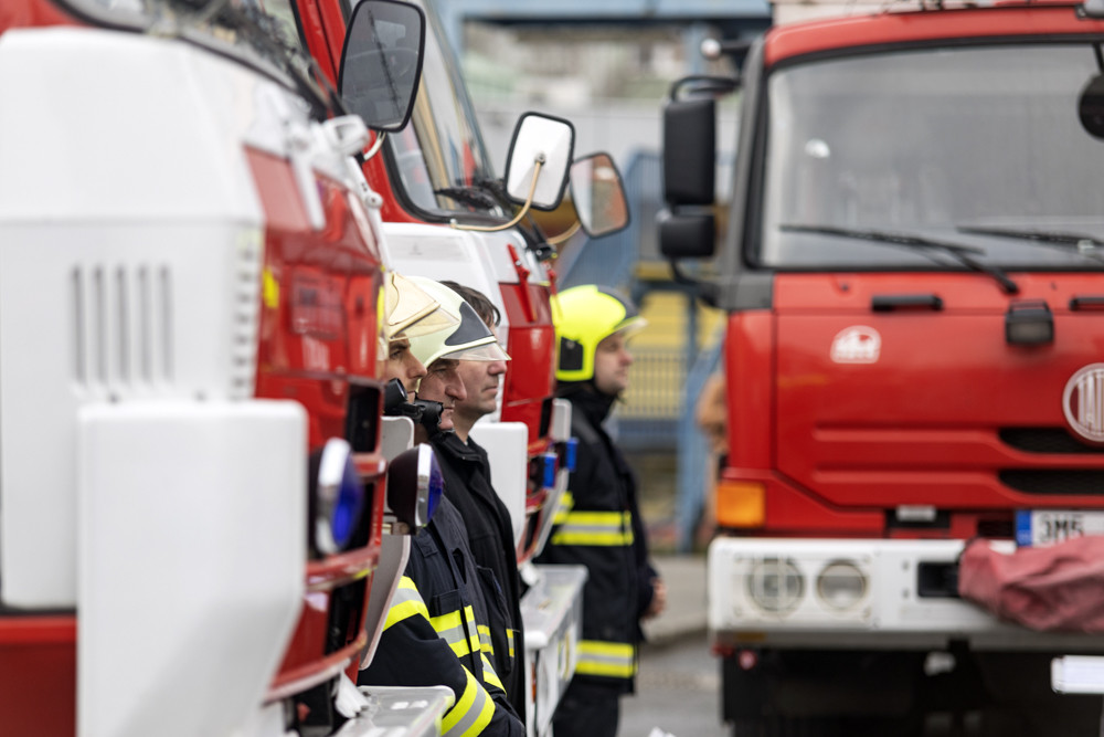 FOTOGALERIE: Nová budova i předávání cisteren dobrákům. Hasiči z kraje získali lepší zázemí a techniku