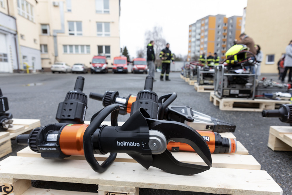 FOTOGALERIE: Nová budova i předávání cisteren dobrákům. Hasiči z kraje získali lepší zázemí a techniku