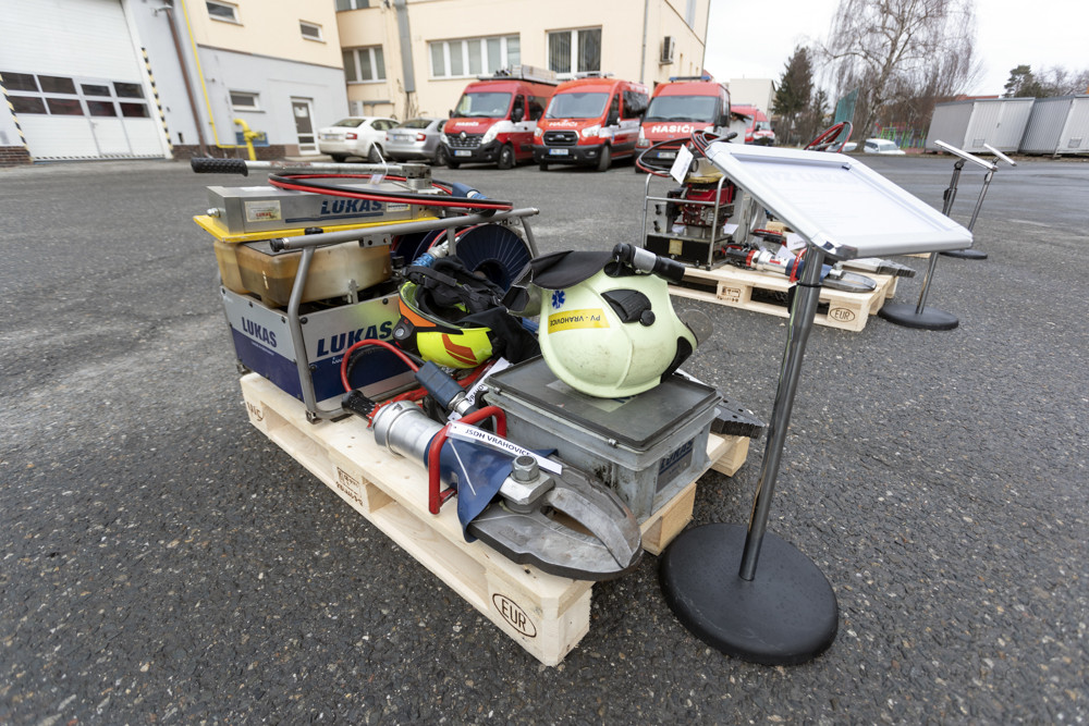 FOTOGALERIE: Nová budova i předávání cisteren dobrákům. Hasiči z kraje získali lepší zázemí a techniku