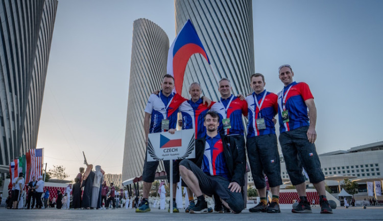 Bronz z Mistrovství světa pro české motorové paraglidisty