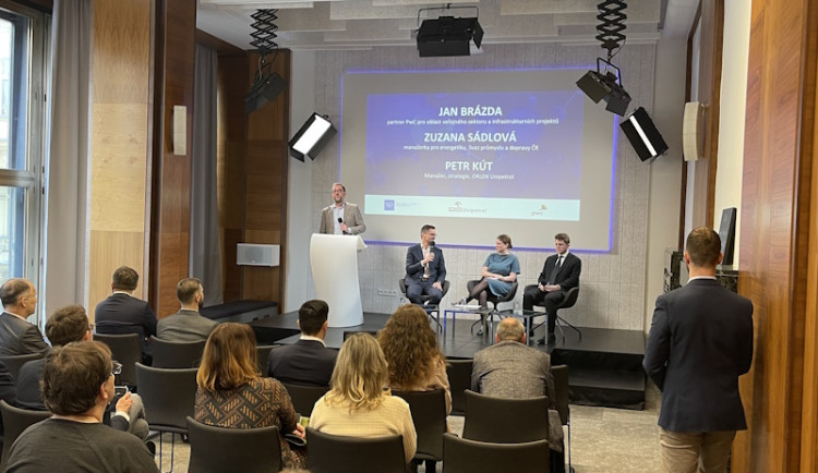 Česku ujíždí vodíkový vlak