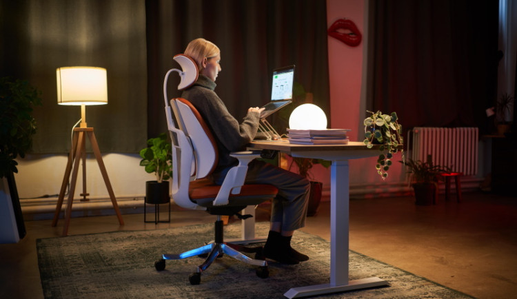 Správné sezení a ergonomické židle: Klíč k pohodlí a efektivitě