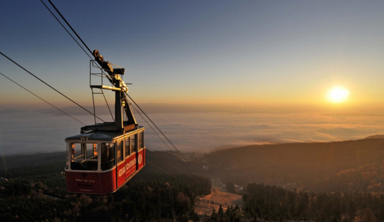 POLITICKÁ KORIDA: Jaká lanovka povede na Ještěd? Zeptali jsme se zastupitelů