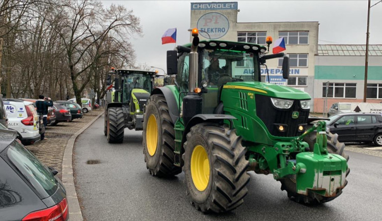 Zemědělci zítra vyrazí na protestní jízdu k polským hranicím