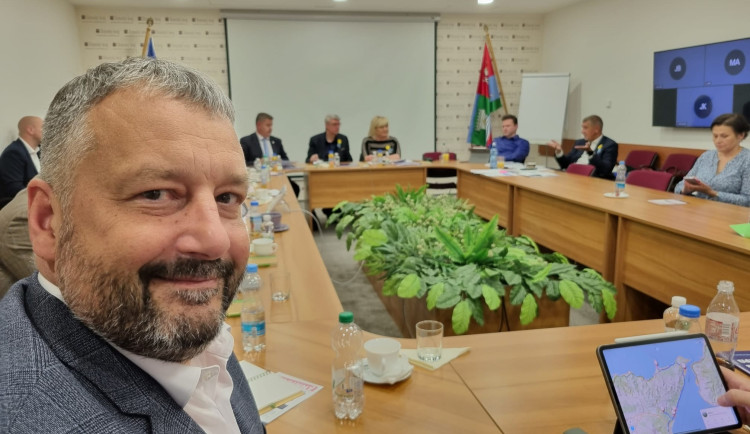 Poslanec vysoudil 276 tisíc korun za to, že kvůli stíhání odstoupil z kandidátky.