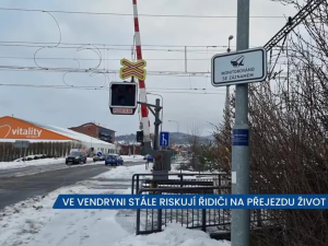 Ve Vendryni řidiči na železničním přejezdu stále riskují, přestupky jsou zaznamenávány inteligentními kamerami