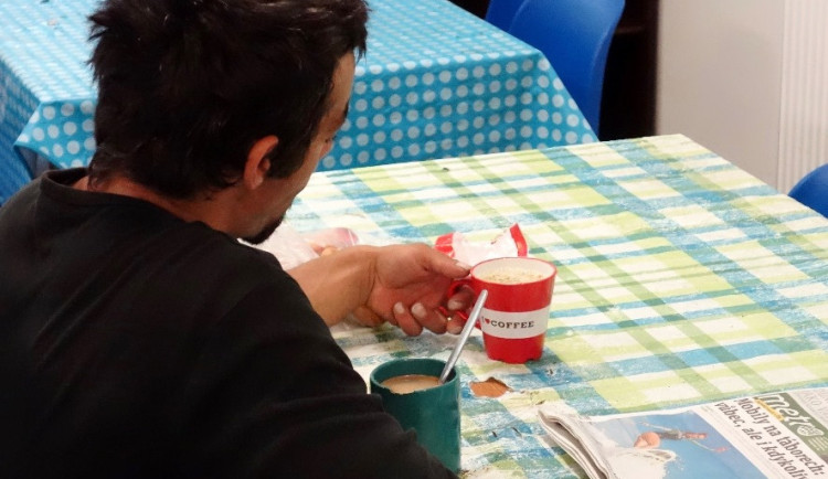 Azylový dům pro muže potřebuje opravit. Neziskovka na obnovu nemá dost peněz. Jedná s krajem i městem