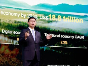 Li Peng ze společnosti Huawei: Využití 5.5G k rozvoji inteligentního světa