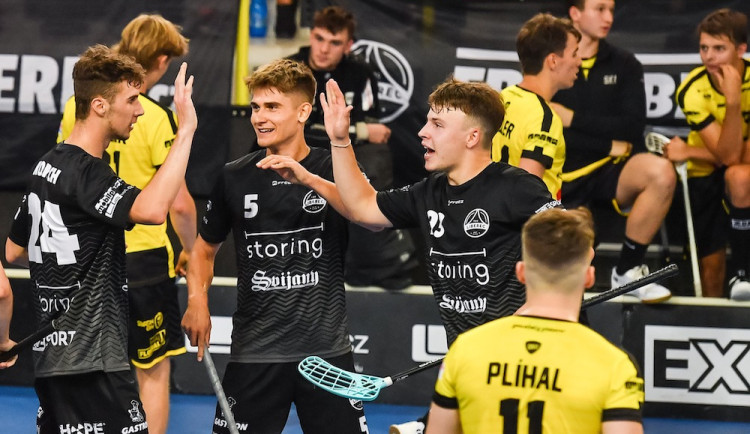 Florbalisté začali výhrou, Vinohrady porazili 5:2