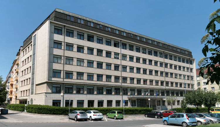 Bulvární plátek musí herci zaplatit 400 tisíc. Rozhodnutí v kauze Kaiser vs. CNC potvrdil Nejvyšší soud