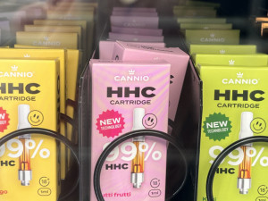 Začíná platit zákaz držení a prodeje produktů s HHC, HHC-O a THCP