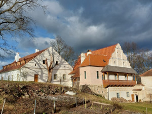 Unikátní centrum pro mládež v Mladějovické tvrzi u Strakonic