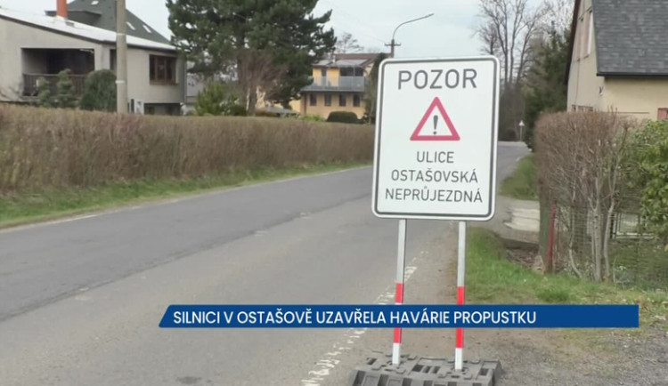 Na Ostašovské v Liberci se propadl propustek, silnice je uzavřená, na místě objízdné trasy