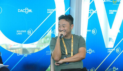 Pěstování důvěry ke kryptu: CEO společnosti Bybit propaguje integritu a spolupráci na summitu DACOM v Singapuru