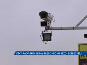 Díky radarům se na Jablonecku jezdí bezpečněji, řidiči se na místech, kde jsou, umírnili