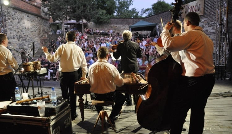 17. ročník Vyšehraní „Dvacetiny… 2004-2024“ …ročník věnovaný vzpomínkám, Bedřichu Smetanovi a síle národní hrdosti