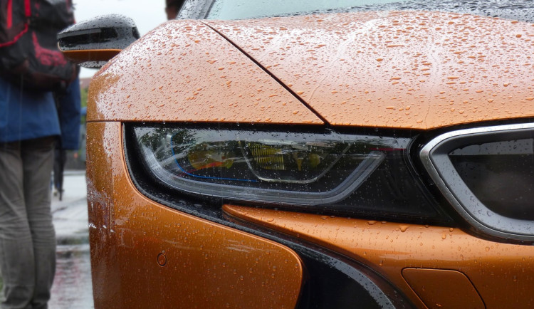 Poptávka po elektromobilech minulý týden stoupla o desítky procent.