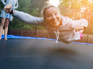 Vyskákejte do pohody. Trampolína vám pomůže odbourat stres a napětí