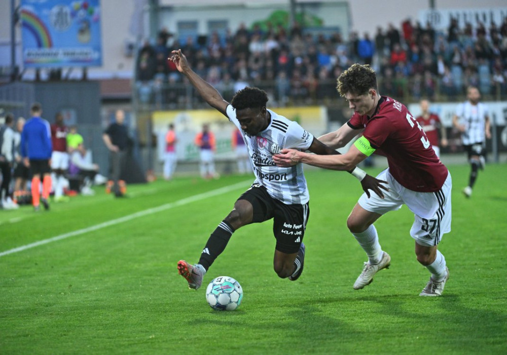 Fotbalisté Sparty vyhráli v Českých Budějovicích a vedou ligu o bod před Slavií