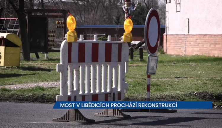 Most v Libědicích prochází rekonstrukcí, uzavírka rozdělila obci