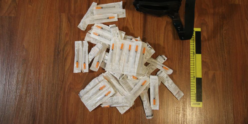 Osmnáctiletý mladík vařil a prodával pervitin, kriminalisté s TOXI týmem dopadli i další distributory