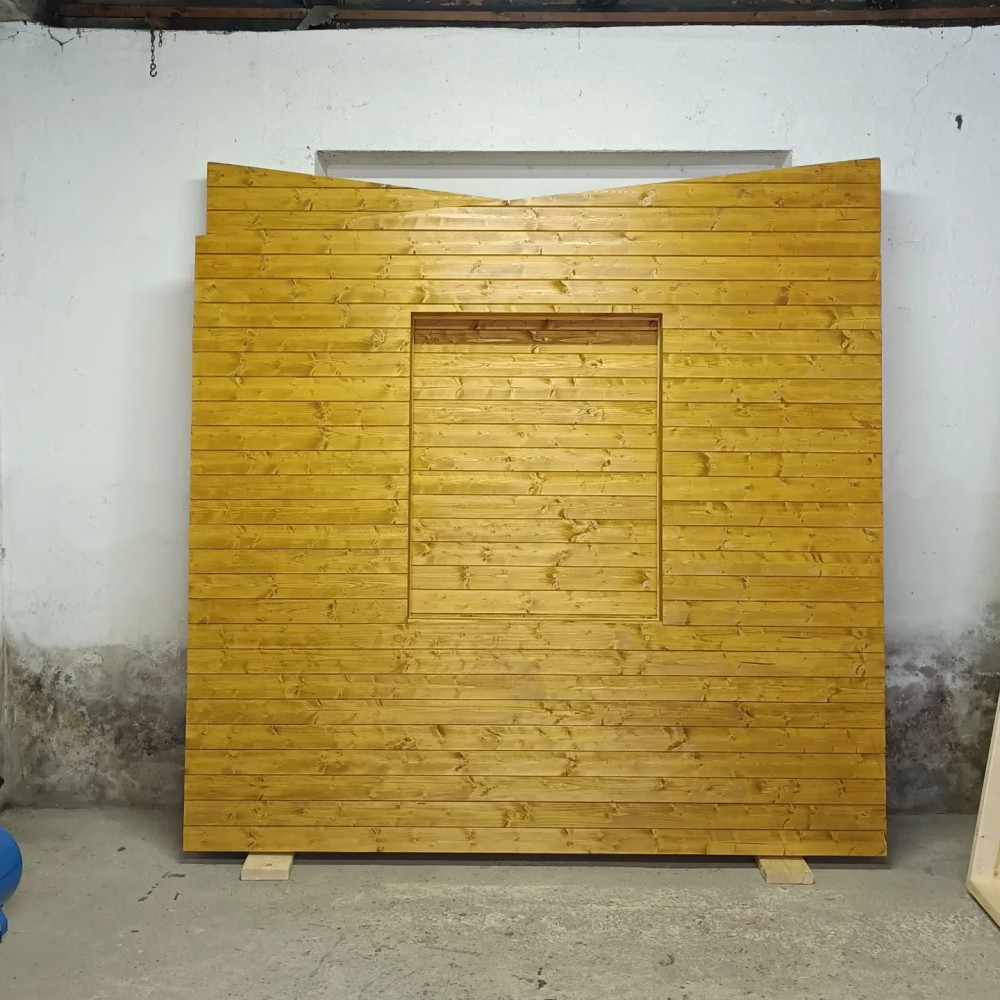 Tonda a Stáňa už nebudou živořit na ulici, stanou se z nich hlídači a nový obyvatelé domku, který pomohli postavit