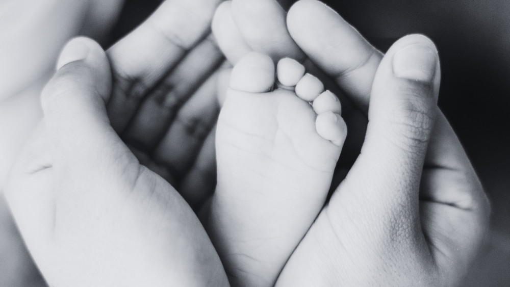 Ve Hradci Králové umřelo malé dítě s černým kašlem. Stav komplikovaly další infekce